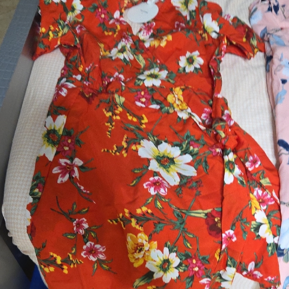 Women’s Bundle 6 pcs – Dresses, Skirt & Tops